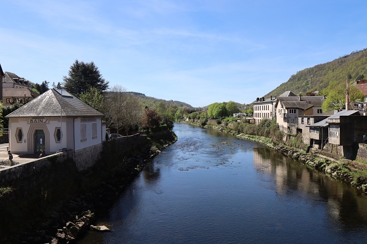 Je visite Bort les Orgues