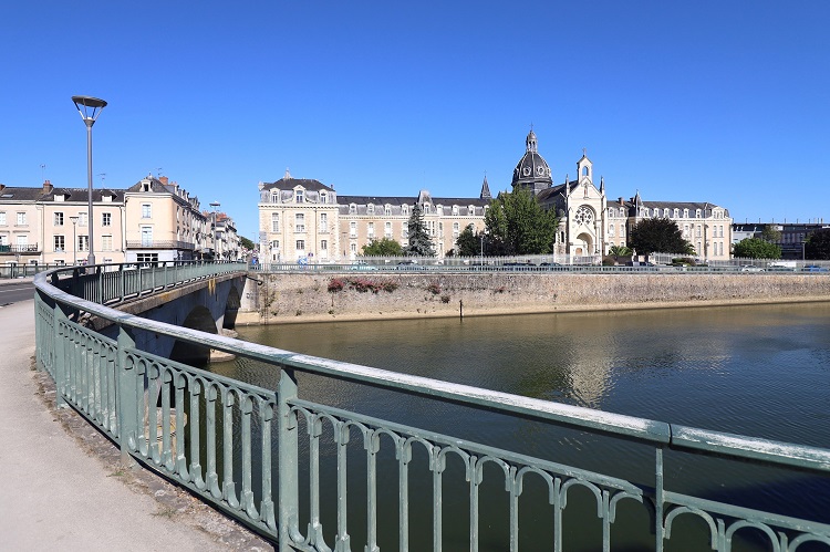 Je visite Château Gontier sur&nbsp;Mayenne